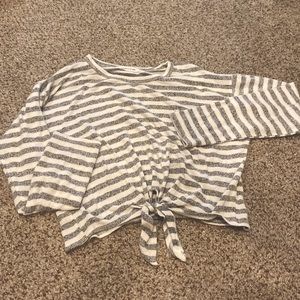 Juniors/Misses Tie-Front gray & white striped, light-weight sweater. Size L.